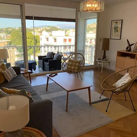 Cyrille Besset - T2 Avec Balcon Apartamento